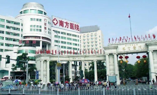 南方醫(yī)科大學(xué)南方醫(yī)院口腔科專家技術(shù)好，讓人稱贊！